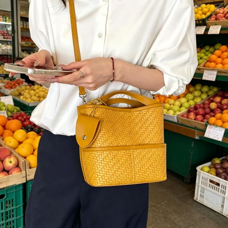 Famous fashionable women's chain strap crossbody bag, luxurious women's party shoulder bag, outdoor leisure travel handbag
Famous fashionable women's chain strap crossbody bag, luxurious women's party shoulder bag, outdoor leisure travel handbag