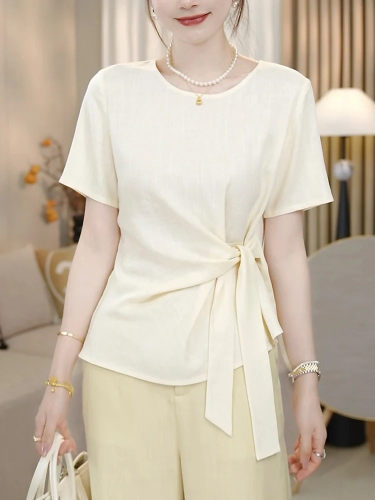 Модный пуловер с круглым вырезом и коротким рукавом, с эффектом утяжки на талии, в корейском стиле, для повседневной носки, базовая модель, новинка.
Модный пуловер с круглым вырезом и коротким рукавом, с эффектом утяжки на талии, в корейском стиле, для повседневной носки, базовая модель, новинка.