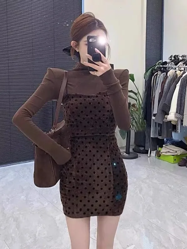 Бархатный ter Dr женский зимний новый комплект с высоким воротником и длинным свечим базовым верхом, модный повседневный комплект...
Бархатный ter Dr женский зимний новый комплект с высоким воротником и длинным свечим базовым верхом, модный повседневный комплект...