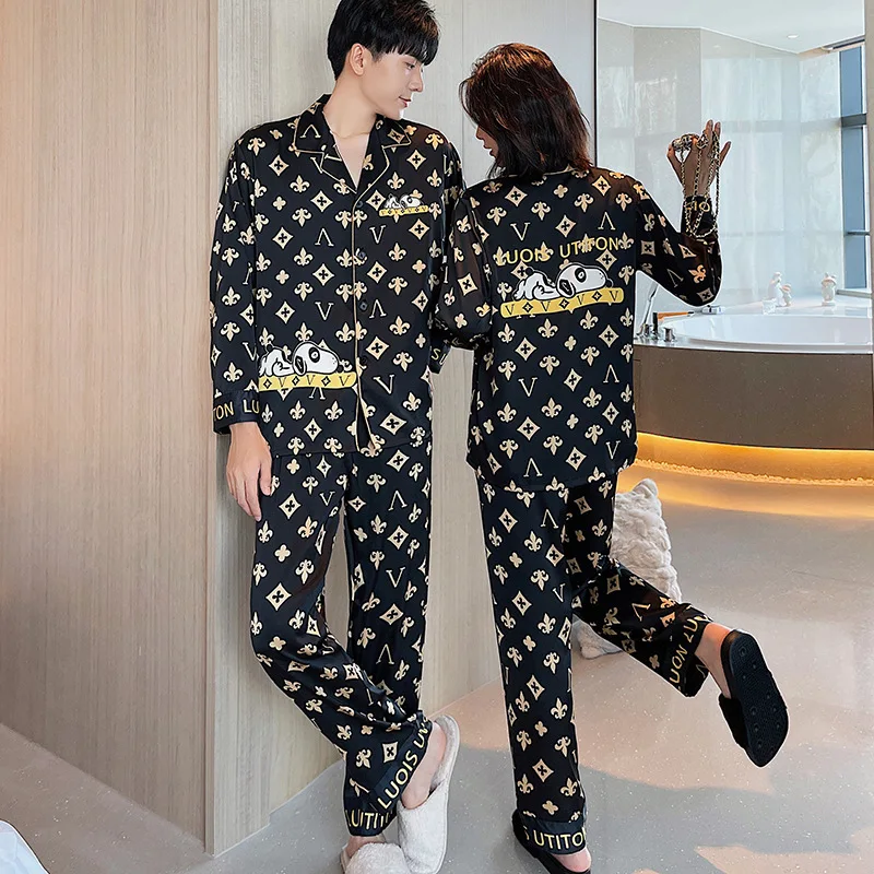 Couple's Home Wear Long Sleeve Thin Artificial Silk Cardigan Korean Style Cartoon Home Outer Wear Large Size Pajamas
Couple's Home Wear Long Sleeve Thin Artificial Silk Cardigan Korean Style Cartoon Home Outer Wear Large Size Pajamas