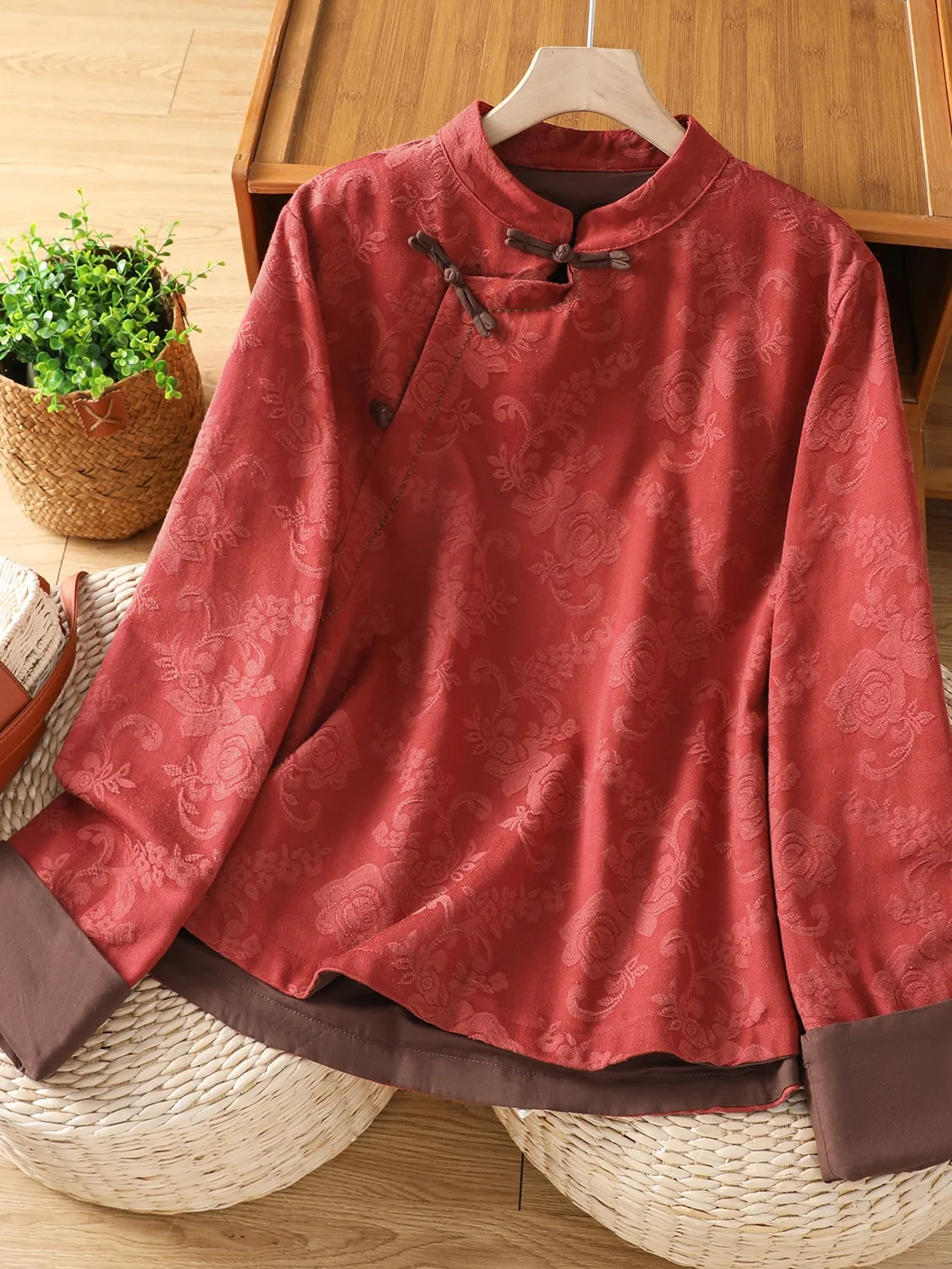Retro Chinese Style Long Sleeve Cotton Linen Shirt Women's Autumn Sleeve Collar Color Block Button up Top Fashionable Commute
Retro Chinese Style Long Sleeve Cotton Linen Shirt Women's Autumn Sleeve Collar Color Block Button up Top Fashionable Commute