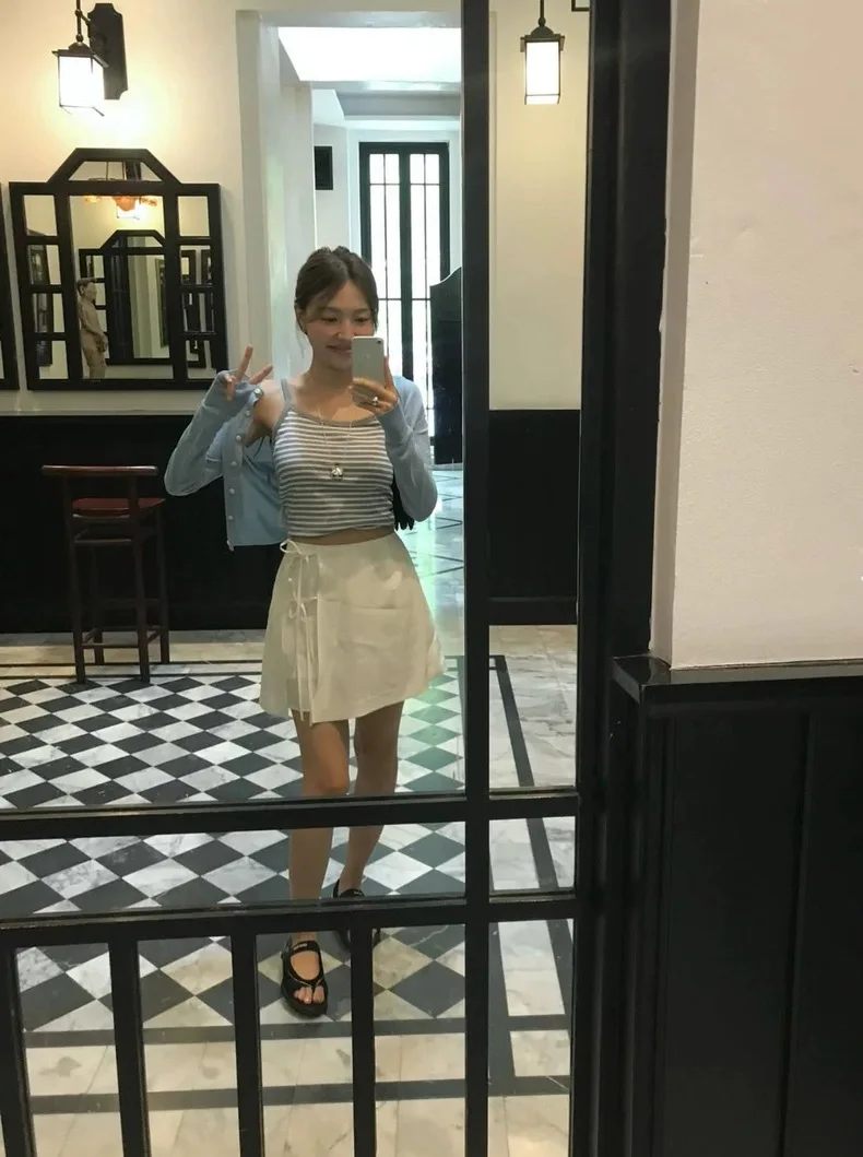 Korean Style Knot A-Line Skirt High Waist Short Skirt Elegant Summer New Arrival Women's Fashion Skirts
Korean Style Knot A-Line Skirt High Waist Short Skirt Elegant Summer New Arrival Women's Fashion Skirts