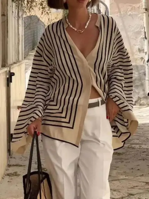 Stripe Printed Round Neck Single Breasted Loose Shirt Top for Summer Women's Fashion, Casual Commuting, Loose Button Shirt Top
Stripe Printed Round Neck Single Breasted Loose Shirt Top for Summer Women's Fashion, Casual Commuting, Loose Button Shirt Top