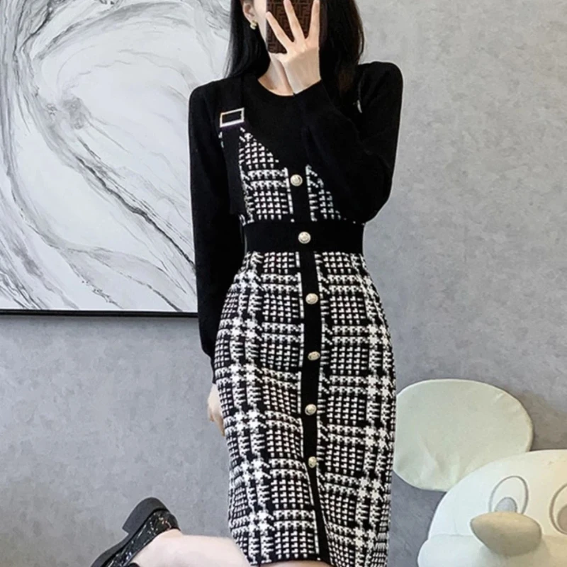 Elegant Women's Knit Plaid Pencil Dress With Single Breasted Buttons And O Neck Design For Spring Autumn Wear
Elegant Women's Knit Plaid Pencil Dress With Single Breasted Buttons And O Neck Design For Spring Autumn Wear
