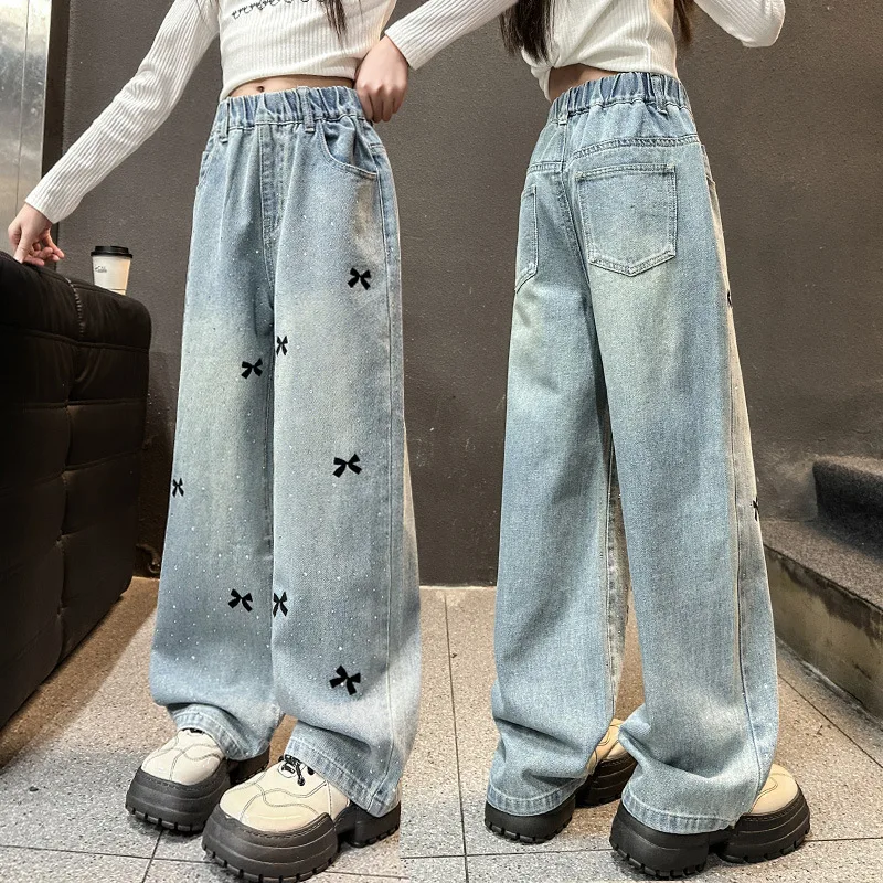 Tweens Child Fashion Embroidery Bow Jeans with Rhinestone for Teen Girl Loose Fit Denim Pants Kids Casual Crystal Trousers 5-14T
Tweens Child Fashion Embroidery Bow Jeans with Rhinestone for Teen Girl Loose Fit Denim Pants Kids Casual Crystal Trousers 5-14T