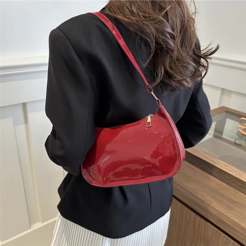 Chic Leather Shoulder Bag, Minimalist Red Glossy Handbag for Women’s Casual, Party Daily Outings Commuter Versatile Bag
Chic Leather Shoulder Bag, Minimalist Red Glossy Handbag for Women’s Casual, Party Daily Outings Commuter Versatile Bag