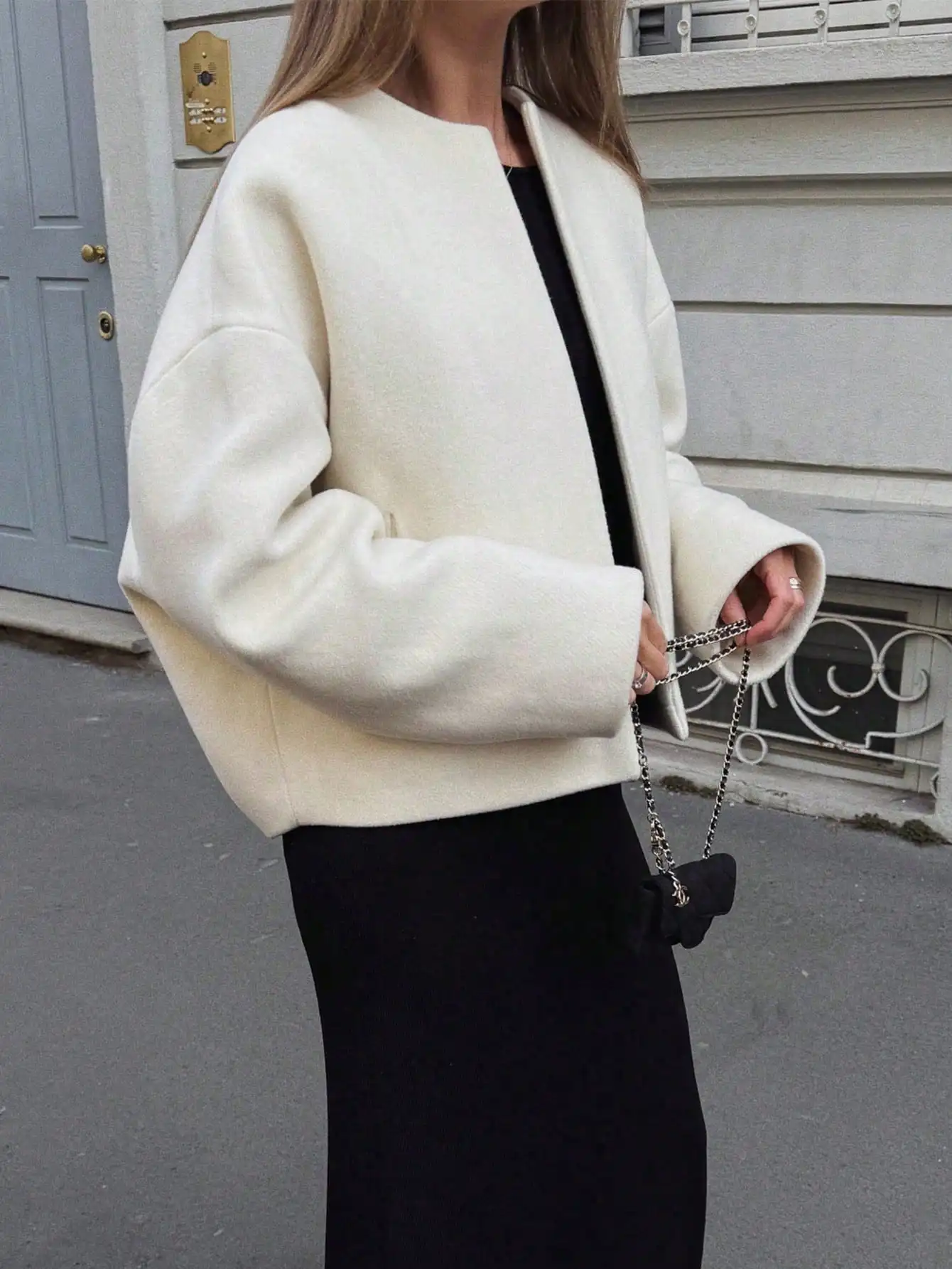 Женская минималистичная свободная куртка с круглым вырезом и длинными рукавами для повседневных поездок на работу осенью и зимой
Женская минималистичная свободная куртка с круглым вырезом и длинными рукавами для повседневных поездок на работу осенью и зимой