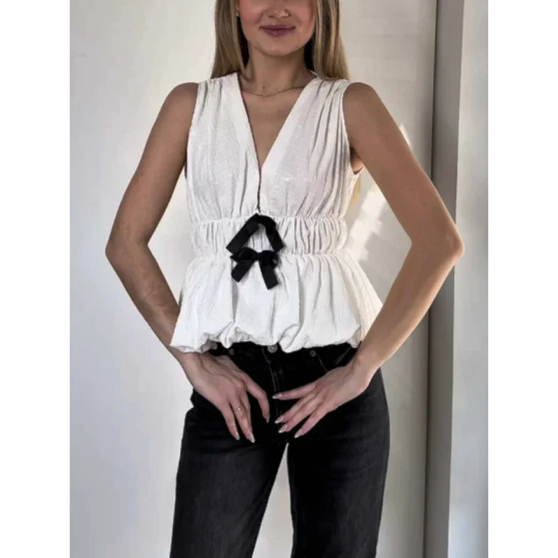 Women's Elegant Deep V-Neck Bow Edge Textured Slim Top Sleeveless Short Elastic Waist Casual Autumn Commuting Top
Women's Elegant Deep V-Neck Bow Edge Textured Slim Top Sleeveless Short Elastic Waist Casual Autumn Commuting Top