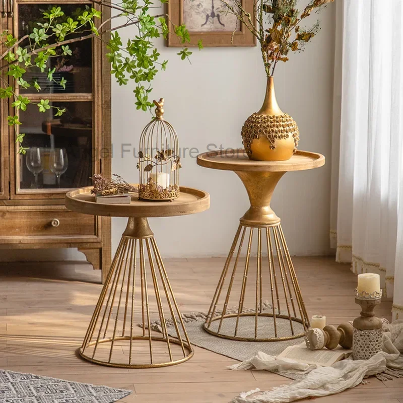 Minimalist Side Tables Solid Wood Round Golden Iron Retro Coffee Table for Living Room mini Bedside Table Decorative Furniture
Minimalist Side Tables Solid Wood Round Golden Iron Retro Coffee Table for Living Room mini Bedside Table Decorative Furniture
