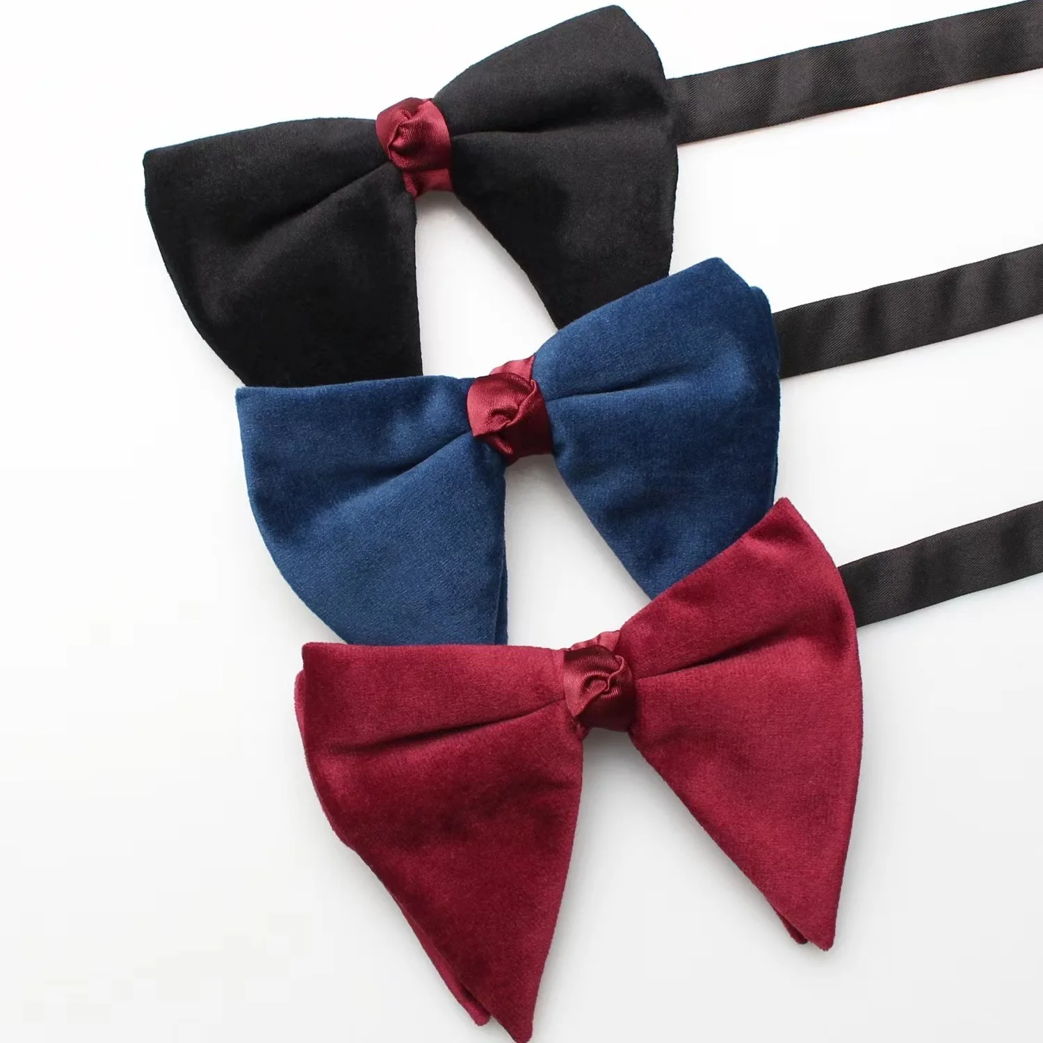 Formal business men's horn velvet fashion version of casual horn groom best man suit shirt bow tie
Formal business men's horn velvet fashion version of casual horn groom best man suit shirt bow tie