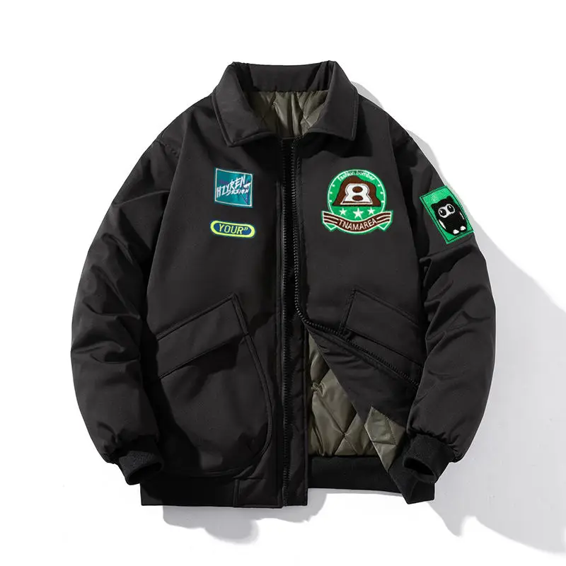 2025 New Men's Thiened Baseball Cotton Jaet American Workwear Outerwear Loose Pilot Coat for Couples Autumn Faion
2025 New Men's Thiened Baseball Cotton Jaet American Workwear Outerwear Loose Pilot Coat for Couples Autumn Faion