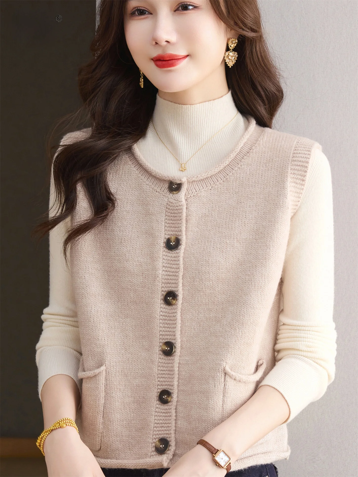 Faionable Knitted Woolen Vest Loose Svel round Ne Young Mom's Spring Autumn Sle for Middle-Aged And ly Women
Faionable Knitted Woolen Vest Loose Svel round Ne Young Mom's Spring Autumn Sle for Middle-Aged And ly Women
