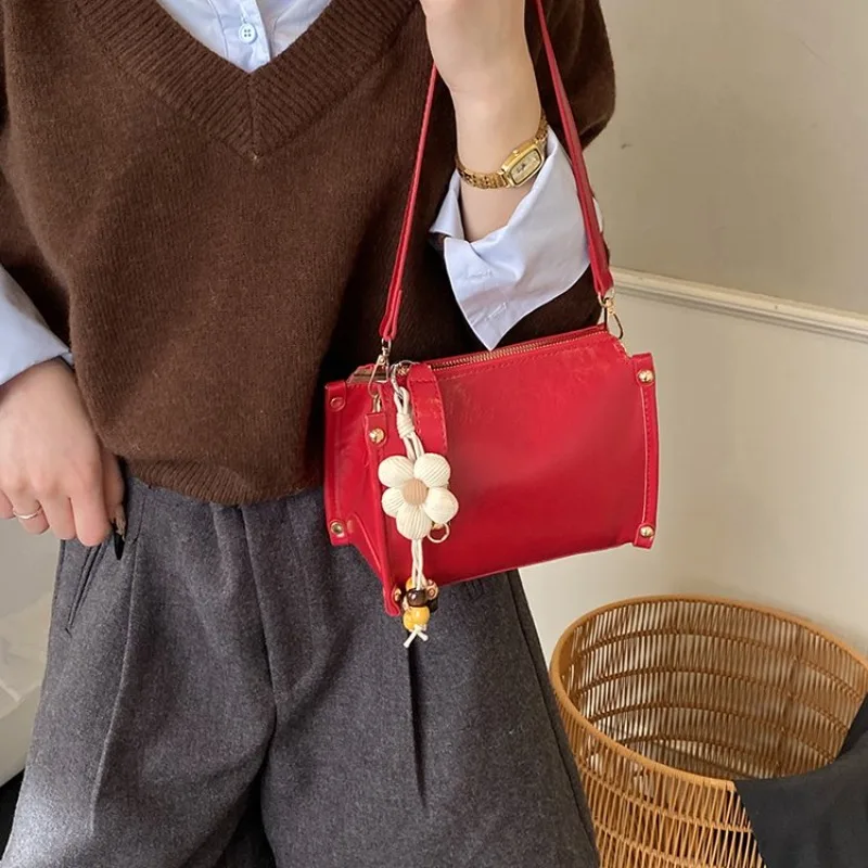 Women Casual Simple Crossbody Handbag Premium Leather Classic Elegant Vintage Trendy Paris Style Bag
Women Casual Simple Crossbody Handbag Premium Leather Classic Elegant Vintage Trendy Paris Style Bag