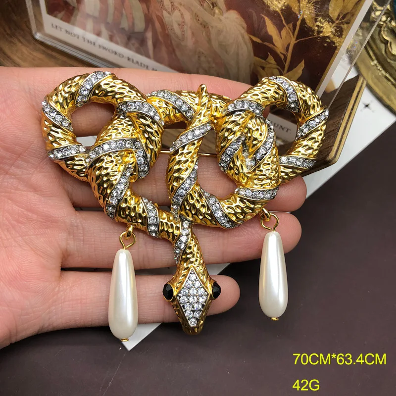 Новая элегантная и модная брошь-змея из стекла с гравировкой под бриллиант, винтажная универсальная брошь-цветок для воротника и пальто
Новая элегантная и модная брошь-змея из стекла с гравировкой под бриллиант, винтажная универсальная брошь-цветок для воротника и пальто