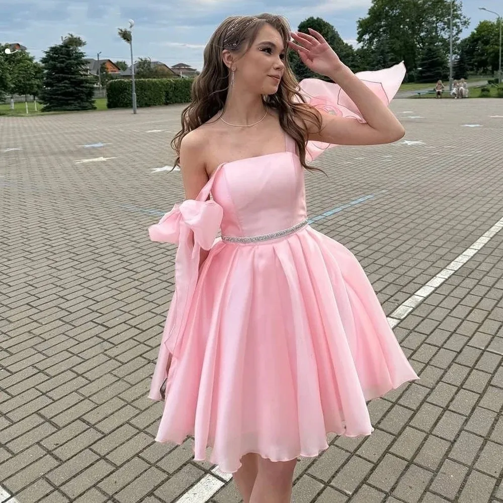 Sweet Pink Short Prom Party Dress Off Shoulder Bow Ribbons A-Line Organza Homecoming Birthday Dresses Gowns Robe De Soriee
Sweet Pink Short Prom Party Dress Off Shoulder Bow Ribbons A-Line Organza Homecoming Birthday Dresses Gowns Robe De Soriee