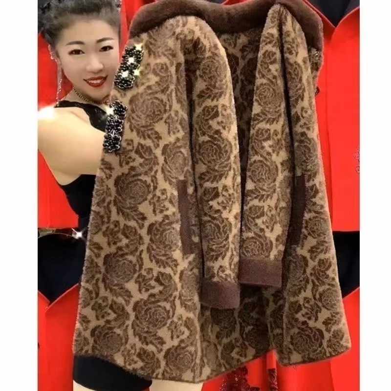 New Middle Aged Mother's Winter Jacket Women High Quality Imitation Mink Cashmere Coat Female Thicken Warm Knit Cardigan Female
New Middle Aged Mother's Winter Jacket Women High Quality Imitation Mink Cashmere Coat Female Thicken Warm Knit Cardigan Female