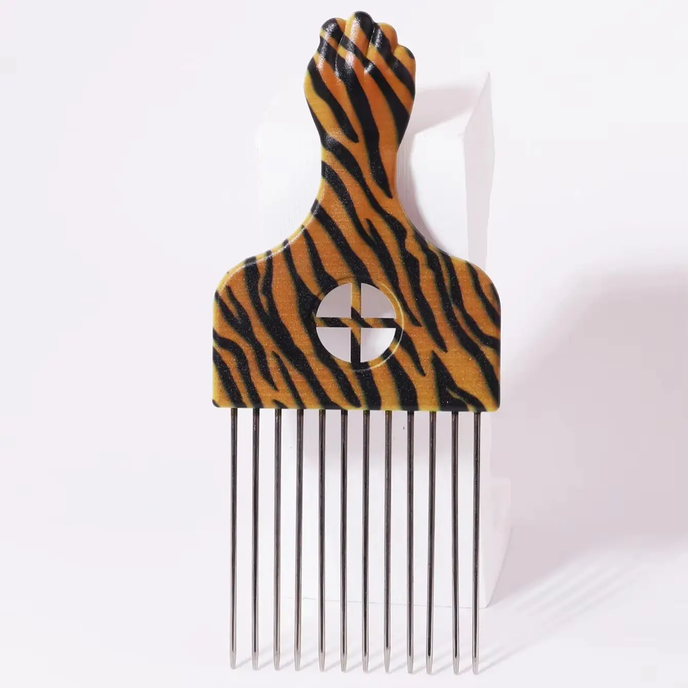 1Pcs African metal hair comb, hair styling tool specifically designed for African hairstyles, Suitable for all hair types
1Pcs African metal hair comb, hair styling tool specifically designed for African hairstyles, Suitable for all hair types