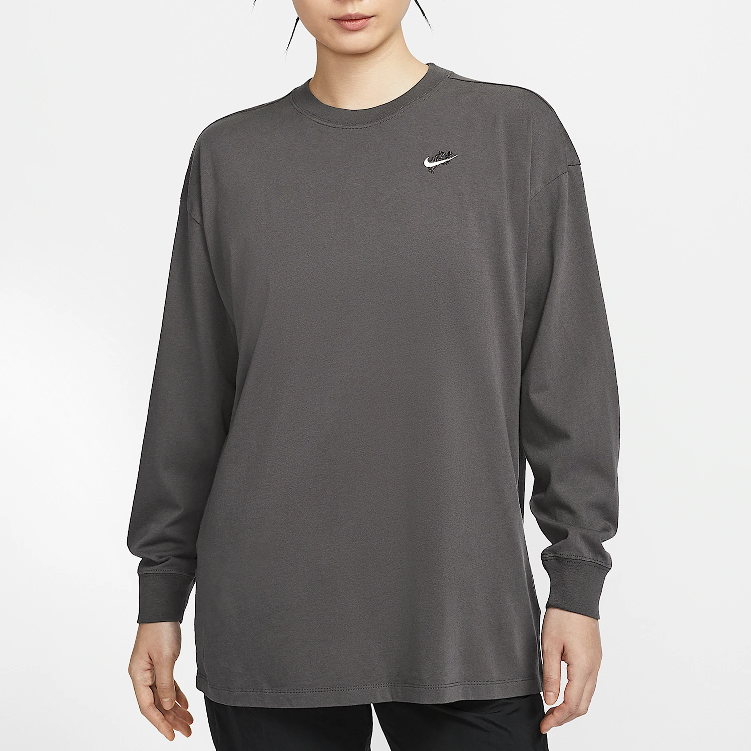 Nike Official New Women's Round Neck Simple Retro Soft Long Sleeve T-Shirt IB1958-261
Nike Official New Women's Round Neck Simple Retro Soft Long Sleeve T-Shirt IB1958-261