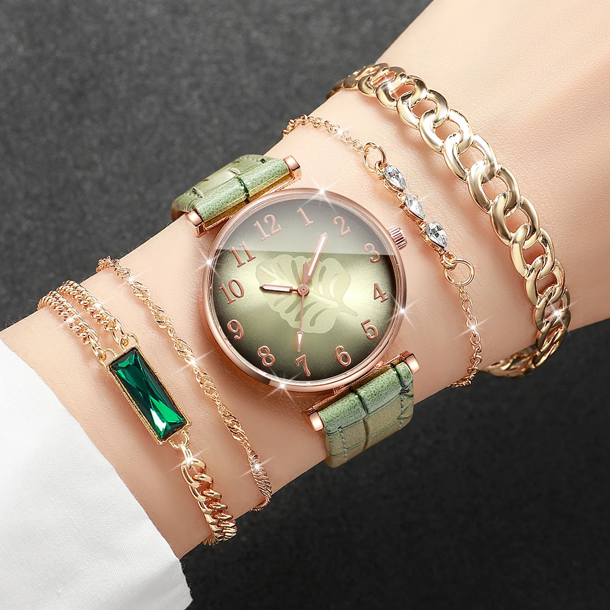 5PCS/Set Elegant Leaf Dial Women Watches Fashion Leather Strap Quartz Watch Bracelets Set Reloj Mujer (Without Box)
5PCS/Set Elegant Leaf Dial Women Watches Fashion Leather Strap Quartz Watch Bracelets Set Reloj Mujer (Without Box)