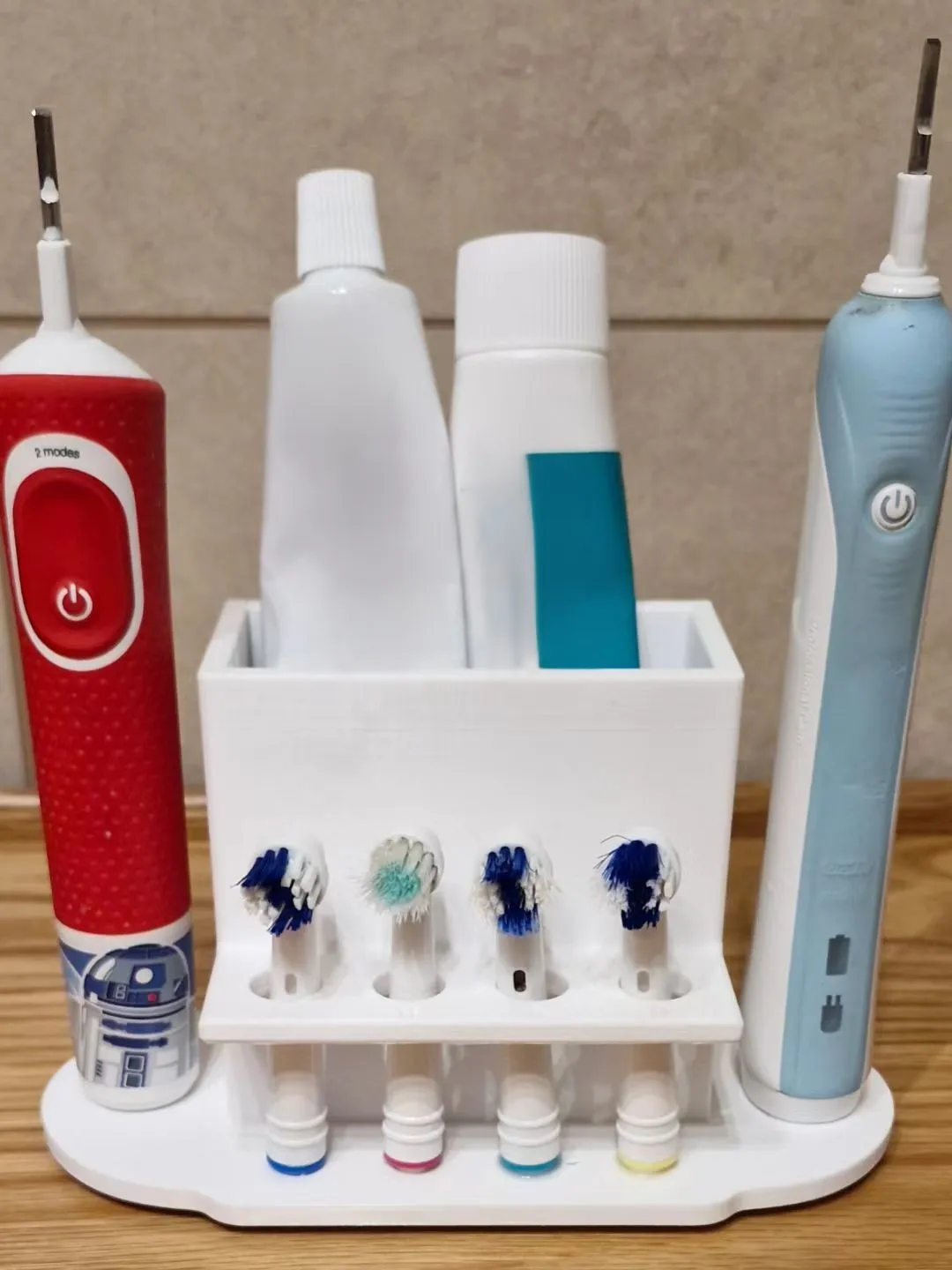 For Oral-B family toothbrushes, large-capacity storage, can hold 4 replacement brush heads, tidy charging stand
For Oral-B family toothbrushes, large-capacity storage, can hold 4 replacement brush heads, tidy charging stand
