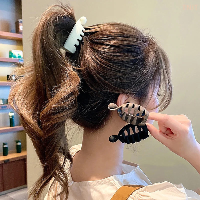 Frosted High Ponytail Clips Solid Color Banana Clip Women Hair Style Accessories Fashion Ponytail Barrettes Hair Claws Hairpins
Frosted High Ponytail Clips Solid Color Banana Clip Women Hair Style Accessories Fashion Ponytail Barrettes Hair Claws Hairpins