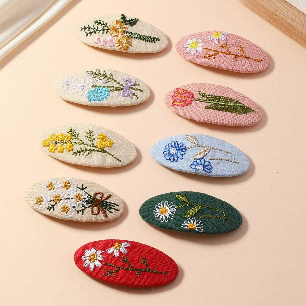 2Pcs/Lot Girl Hair Clips Floral Embroided Snap Clip Kids Hairpins Flower Hairclip Children Hair Accessories Handmade Side Clip
2Pcs/Lot Girl Hair Clips Floral Embroided Snap Clip Kids Hairpins Flower Hairclip Children Hair Accessories Handmade Side Clip