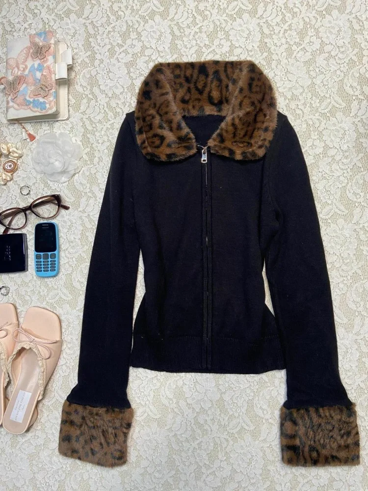 Vintage Y2k Black Leopard Print Fur Patchwork Jackets Spring Autumn Thin Coat Women 2025 New Slim Fit Zipper Tops Mujer
Vintage Y2k Black Leopard Print Fur Patchwork Jackets Spring Autumn Thin Coat Women 2025 New Slim Fit Zipper Tops Mujer