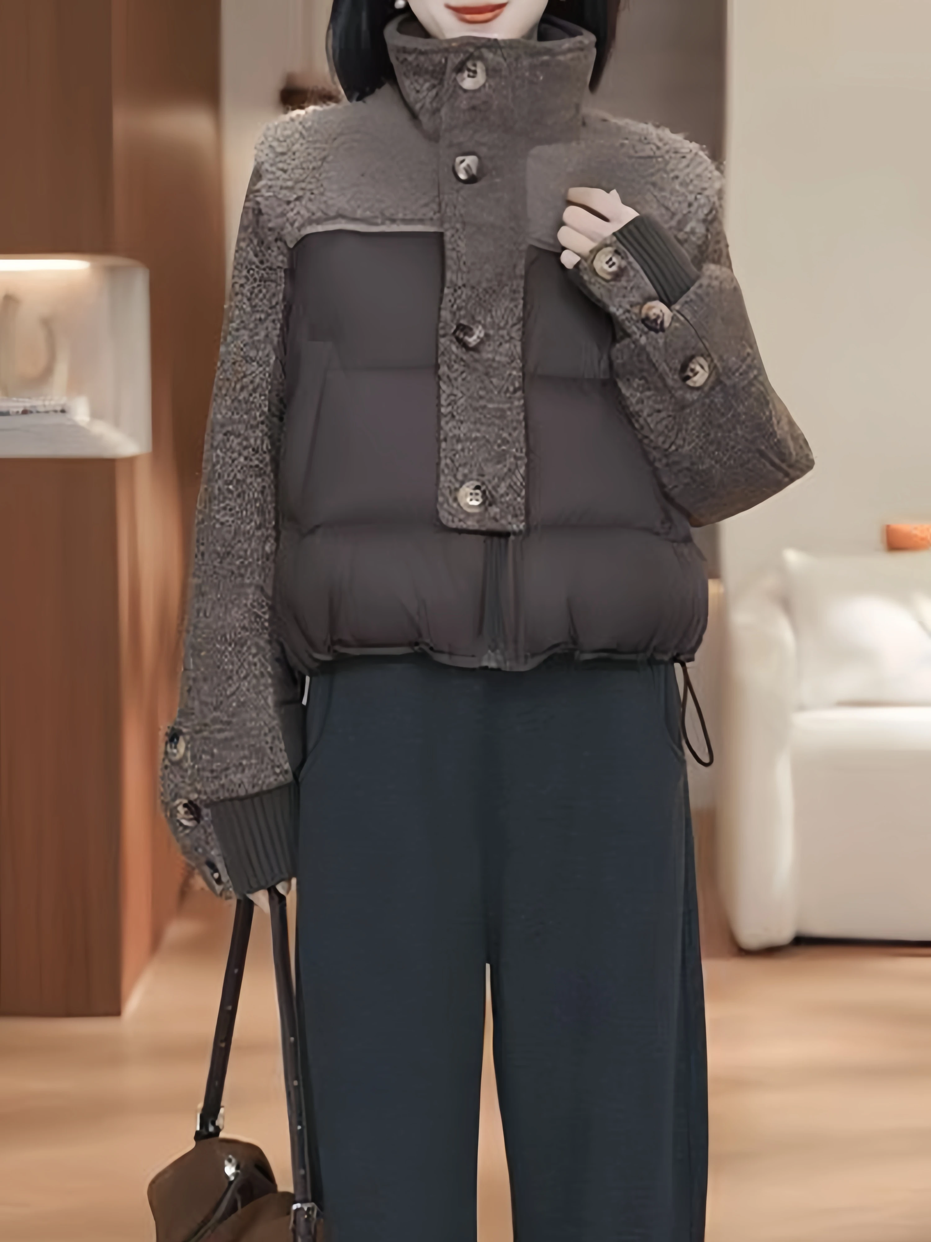 Korean Style Lamb Fur Patchwork down Cotton Jacket Women's Winter Stand Collar Bread Style High-End Short Outerwear
Korean Style Lamb Fur Patchwork down Cotton Jacket Women's Winter Stand Collar Bread Style High-End Short Outerwear