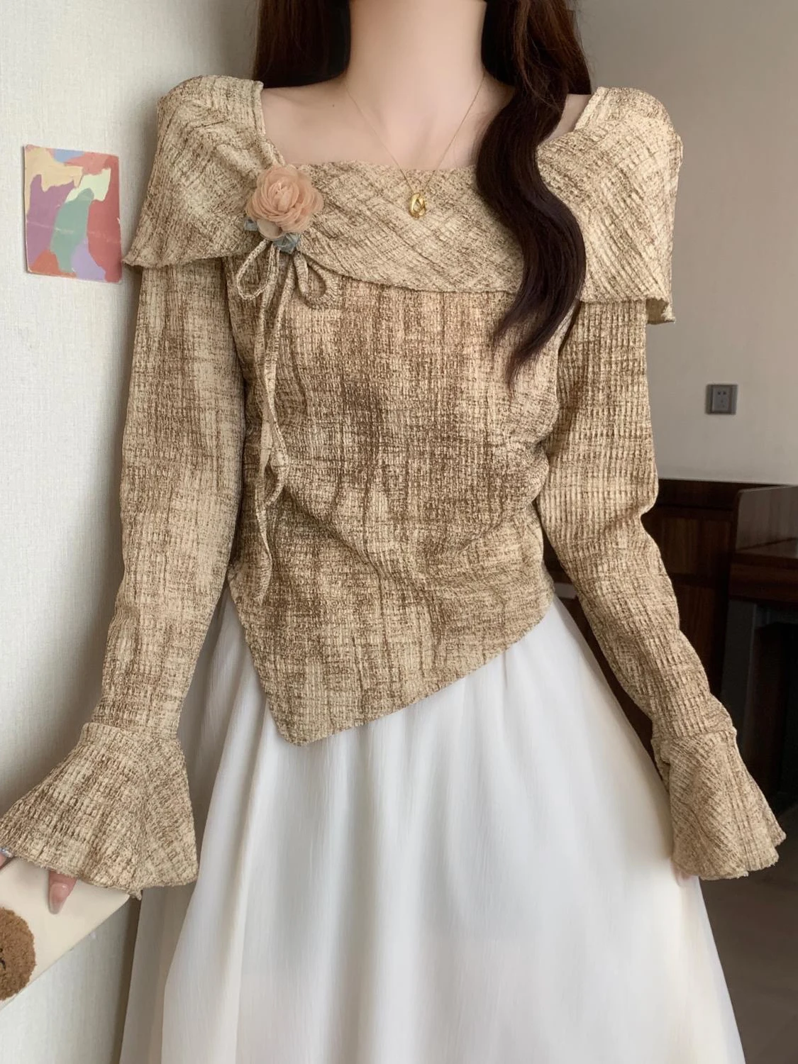 Early Autumn Women's Faion 2025 New Bell Sve oulder T-irt ort Length Skin-friendly Breathable French Sle Loose Fit
Early Autumn Women's Faion 2025 New Bell Sve oulder T-irt ort Length Skin-friendly Breathable French Sle Loose Fit