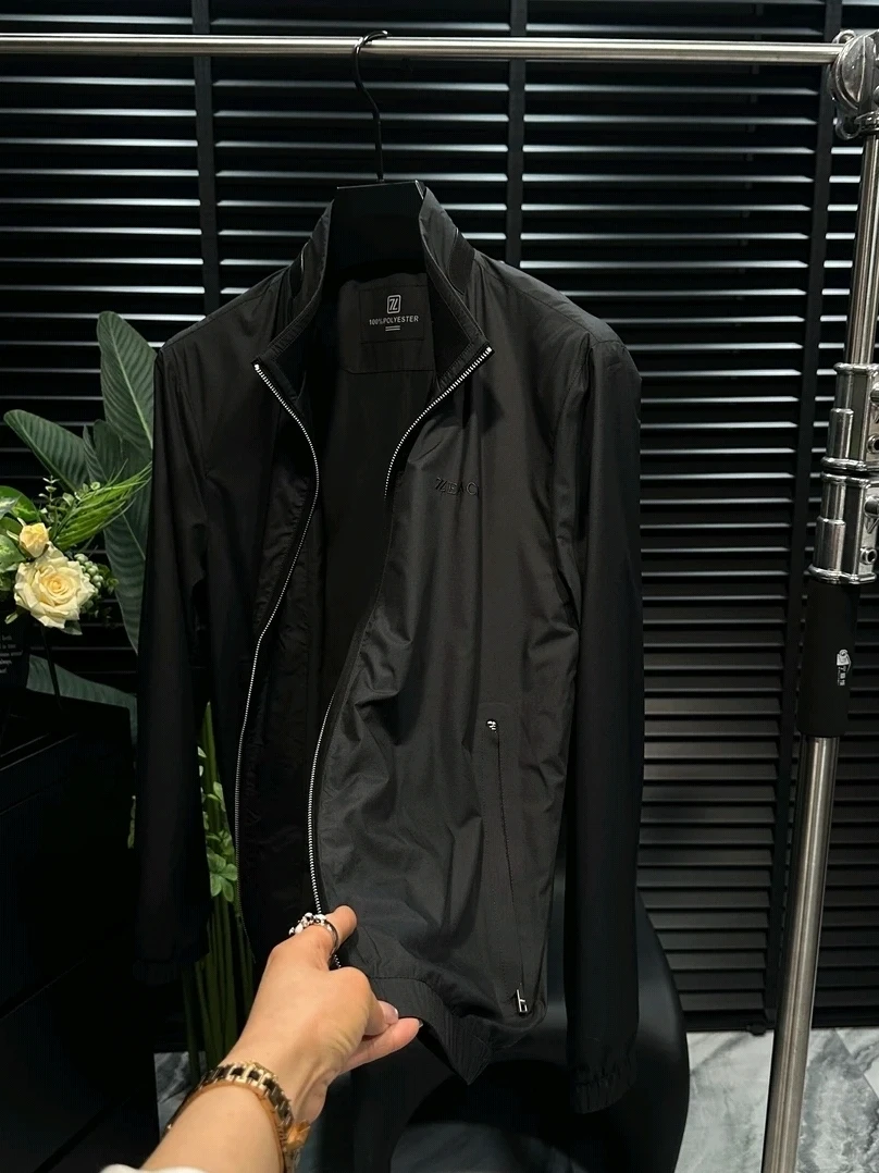 High Quality Fashionable Men's Stand Collar Jacket Spring Autumn Lightweight Luxury Trendy Zipper Closure Long Sleeve Coat
High Quality Fashionable Men's Stand Collar Jacket Spring Autumn Lightweight Luxury Trendy Zipper Closure Long Sleeve Coat