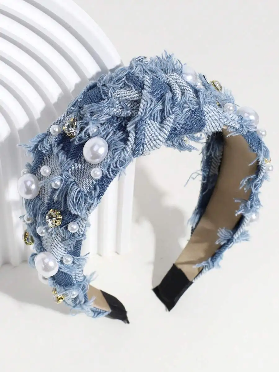 Широкая джинсовая повязка на голову с искусственным жемчугом и стразами для женщин
Широкая джинсовая повязка на голову с искусственным жемчугом и стразами для женщин