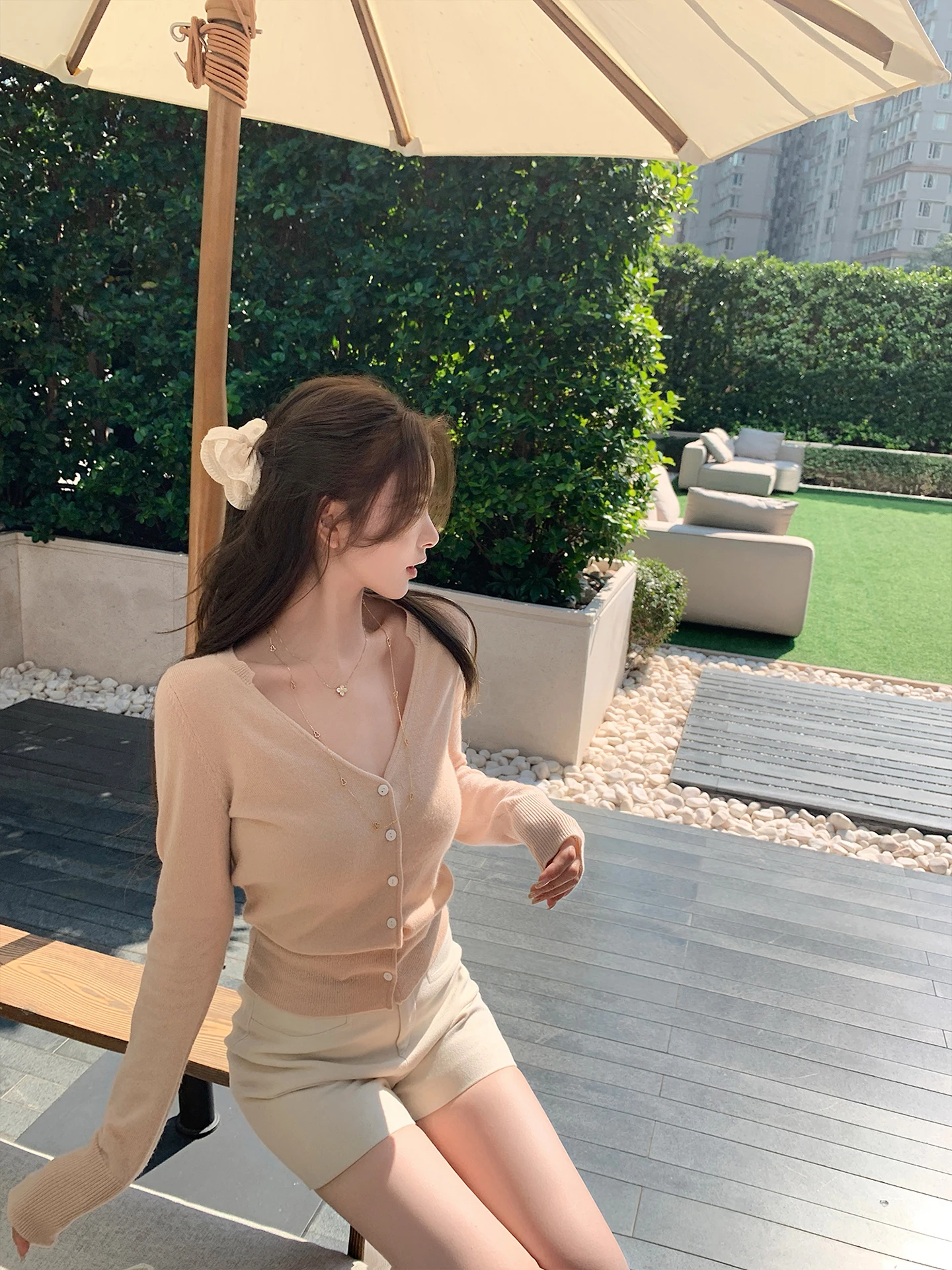 Элегантный женский вязаный кардиган с V-образным вырезом из ультратонкой мягкой шерсти Camere, серия Healing, класса люкс
Элегантный женский вязаный кардиган с V-образным вырезом из ультратонкой мягкой шерсти Camere, серия Healing, класса люкс