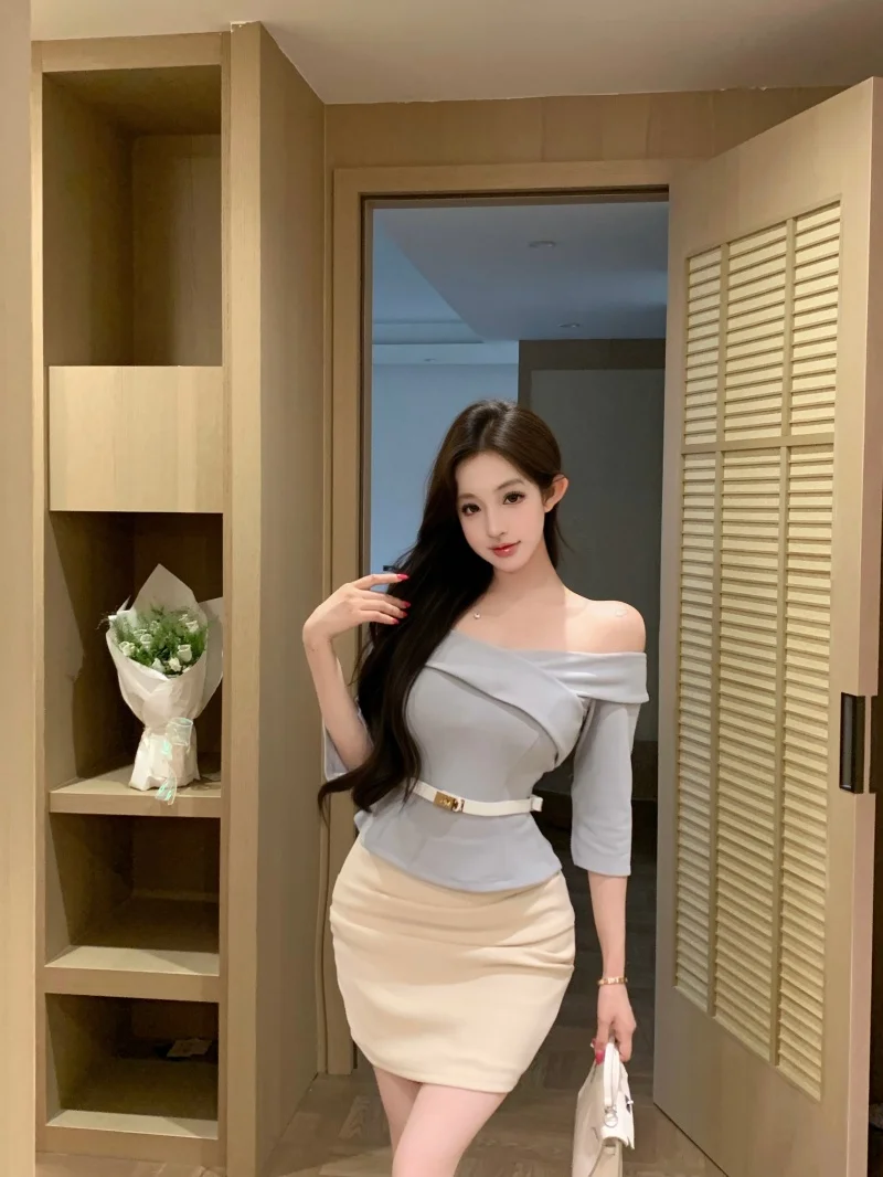Chic Summer Women's Three-Piece Set with Shoulder Bows Waist-Cinching Half Sleeve T-shirts And High-waisted Skirts
Chic Summer Women's Three-Piece Set with Shoulder Bows Waist-Cinching Half Sleeve T-shirts And High-waisted Skirts