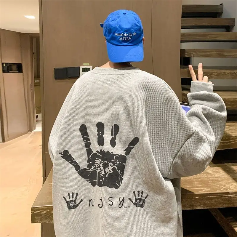 Fashionable and Personalized Retro Korean Men's Round Neck Sweatshirt New Casual Oversize Loose Thickened Pullover Jacket Top
Fashionable and Personalized Retro Korean Men's Round Neck Sweatshirt New Casual Oversize Loose Thickened Pullover Jacket Top