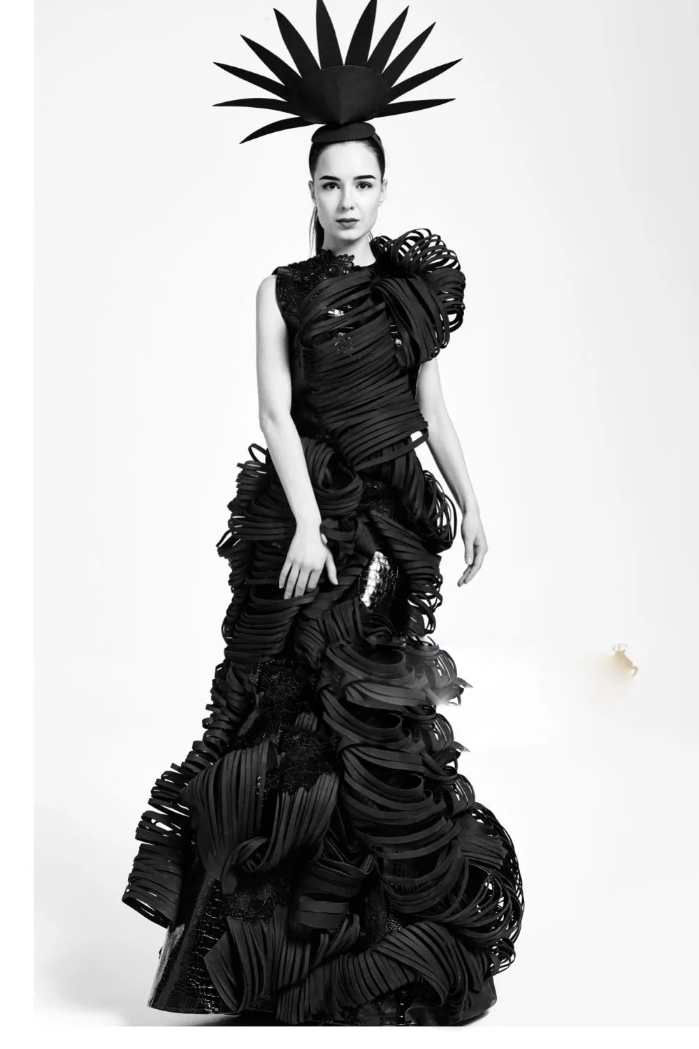 Future Black robot costume stage catwalk show suit model stage dance Women nightclub dj Cosplay exaggerated creative costumes
Future Black robot costume stage catwalk show suit model stage dance Women nightclub dj Cosplay exaggerated creative costumes