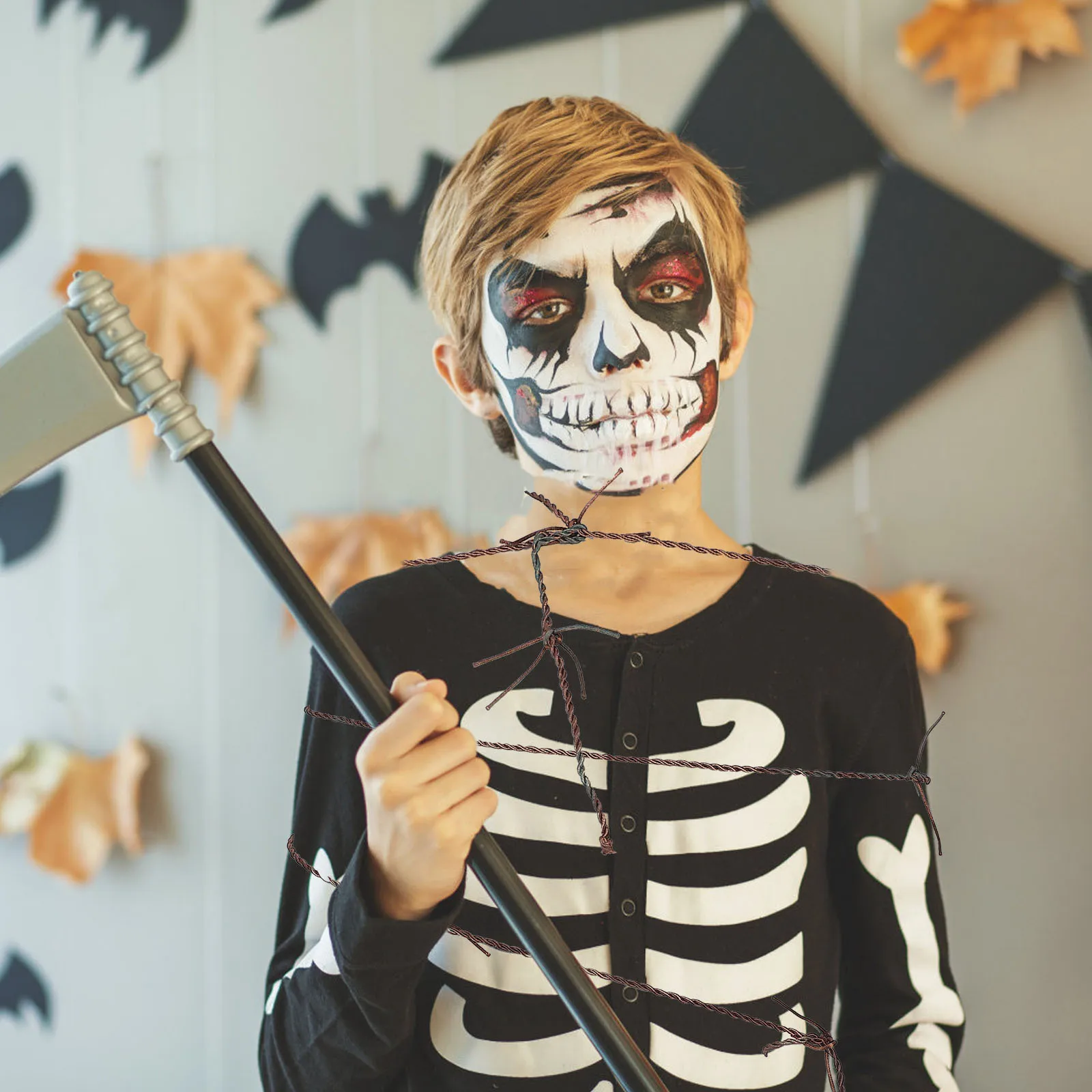 Fake Rusted Barbed Wire Halloween Party Background Cloth Barbed Wire Prop Scary Haunted Decoration Prank 
Fake Rusted Barbed Wire Halloween Party Background Cloth Barbed Wire Prop Scary Haunted Decoration Prank