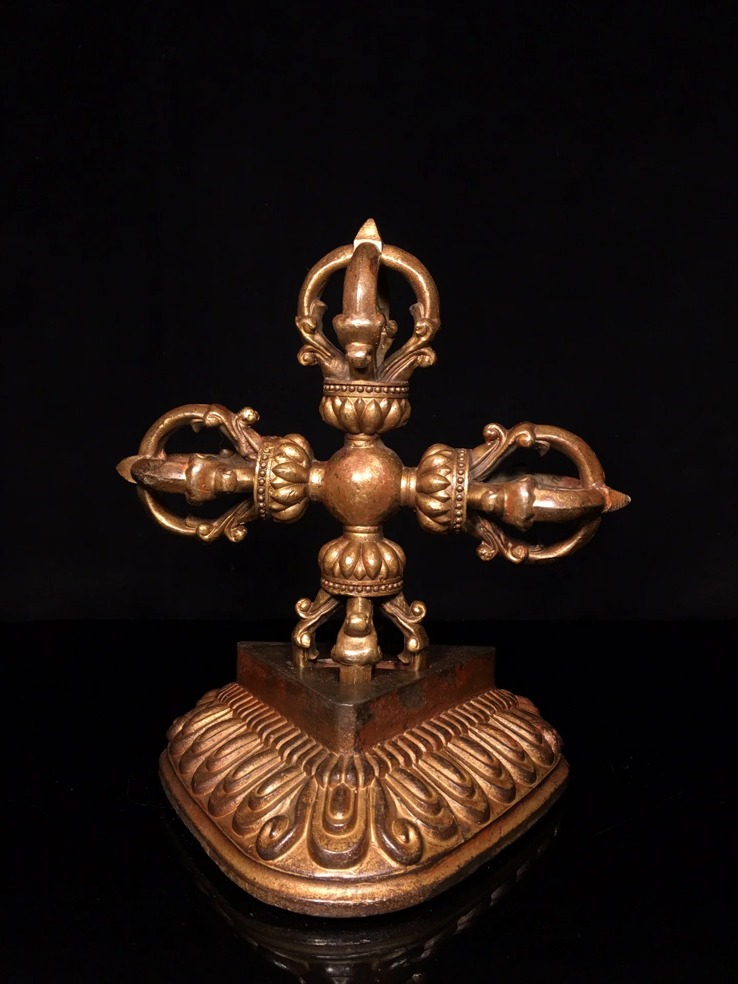 9"Old Bronze Gilded Cinnabar beast head five strands cross Dorje Vajra Phurpa Amulet Dharam Lotus base Worship Hall
9"Old Bronze Gilded Cinnabar beast head five strands cross Dorje Vajra Phurpa Amulet Dharam Lotus base Worship Hall