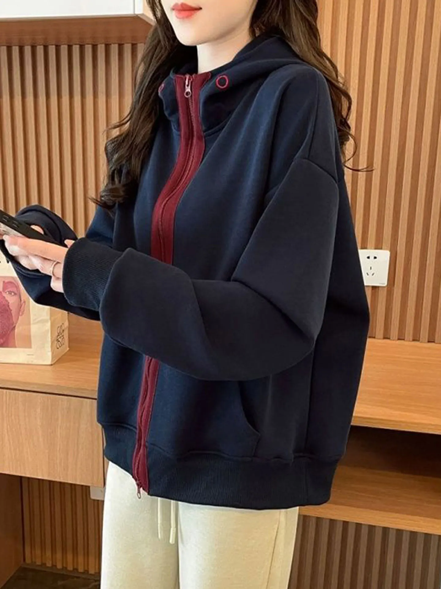 Women's Loose Fit Thin Hoodie Sweatshirt Korean Style Spring Autumn Embroidery Zipper Cardigan Outerwear Color Block Design
Women's Loose Fit Thin Hoodie Sweatshirt Korean Style Spring Autumn Embroidery Zipper Cardigan Outerwear Color Block Design