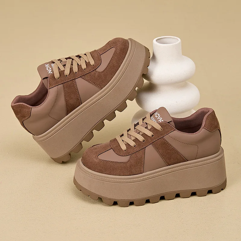 7CM Women's Shoes New Retro Lace Chunky Sneakers for Woman Exquisite Round Head Casual Shoes Luxury Designer Shoes Zapatos Mujer
7CM Women's Shoes New Retro Lace Chunky Sneakers for Woman Exquisite Round Head Casual Shoes Luxury Designer Shoes Zapatos Mujer