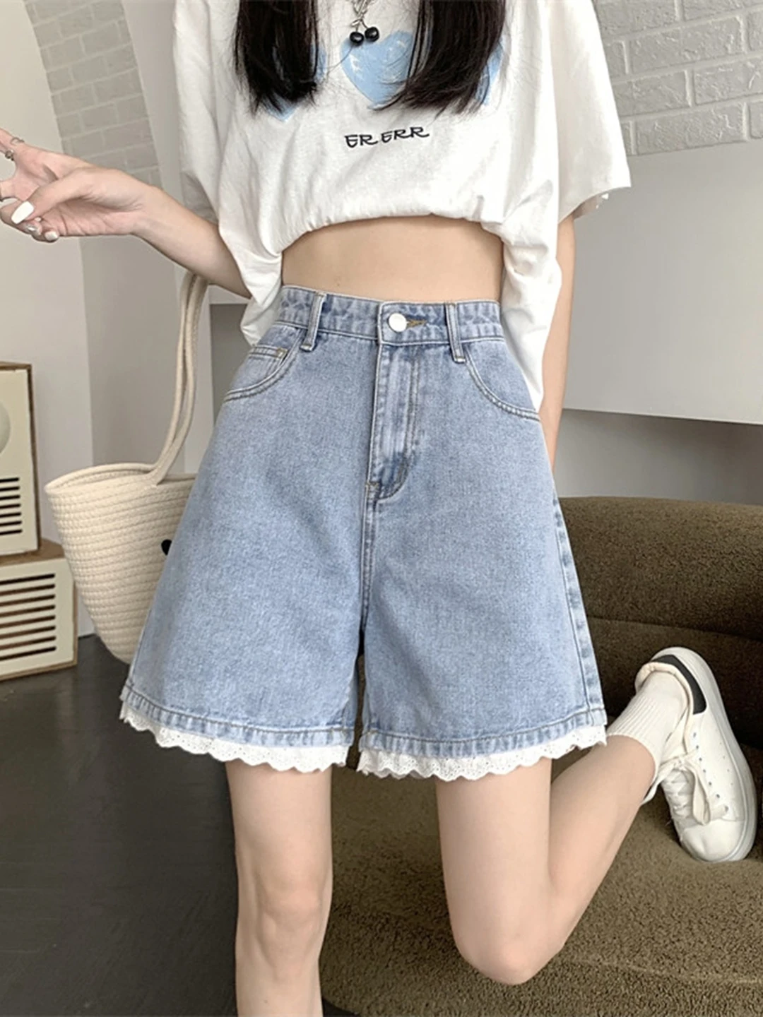 High Waist A-Line Wide Leg Jeans Shorts Women plus Size Summer Fashion Chic Versatile Short Hot Pants for Plump MM
High Waist A-Line Wide Leg Jeans Shorts Women plus Size Summer Fashion Chic Versatile Short Hot Pants for Plump MM
