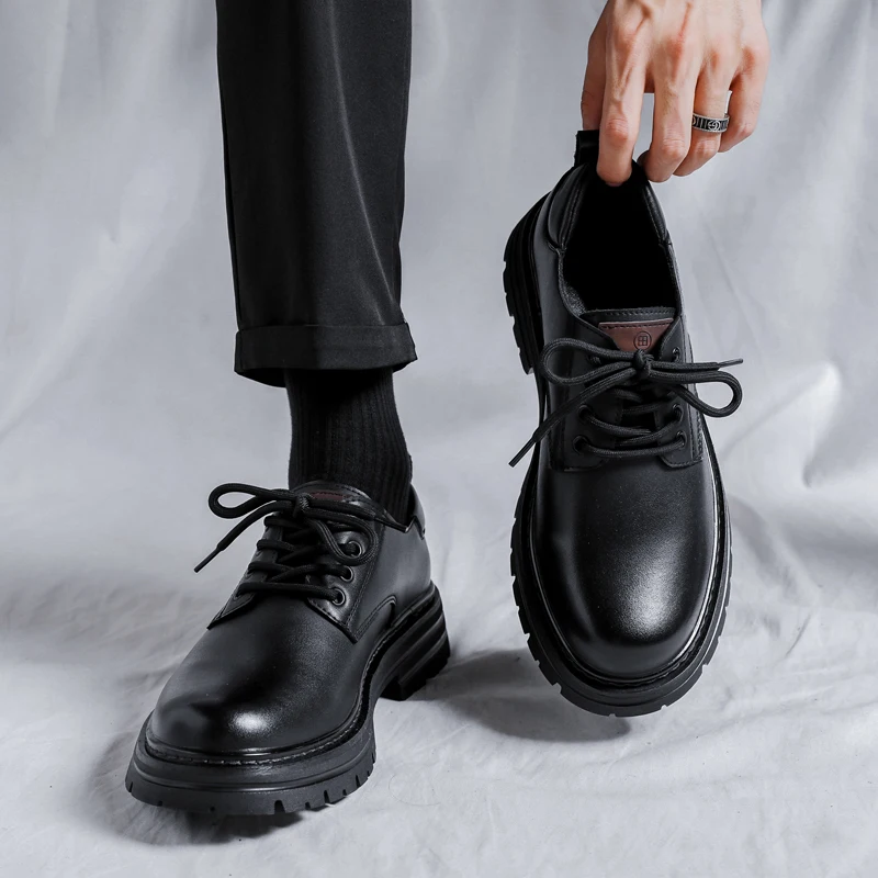 Men Oxfords Shoes Formal Versatile High Quality Leather Mens Fashion Outdoor Business Casual Shoes Breathable Chunky Work Shoes
Men Oxfords Shoes Formal Versatile High Quality Leather Mens Fashion Outdoor Business Casual Shoes Breathable Chunky Work Shoes