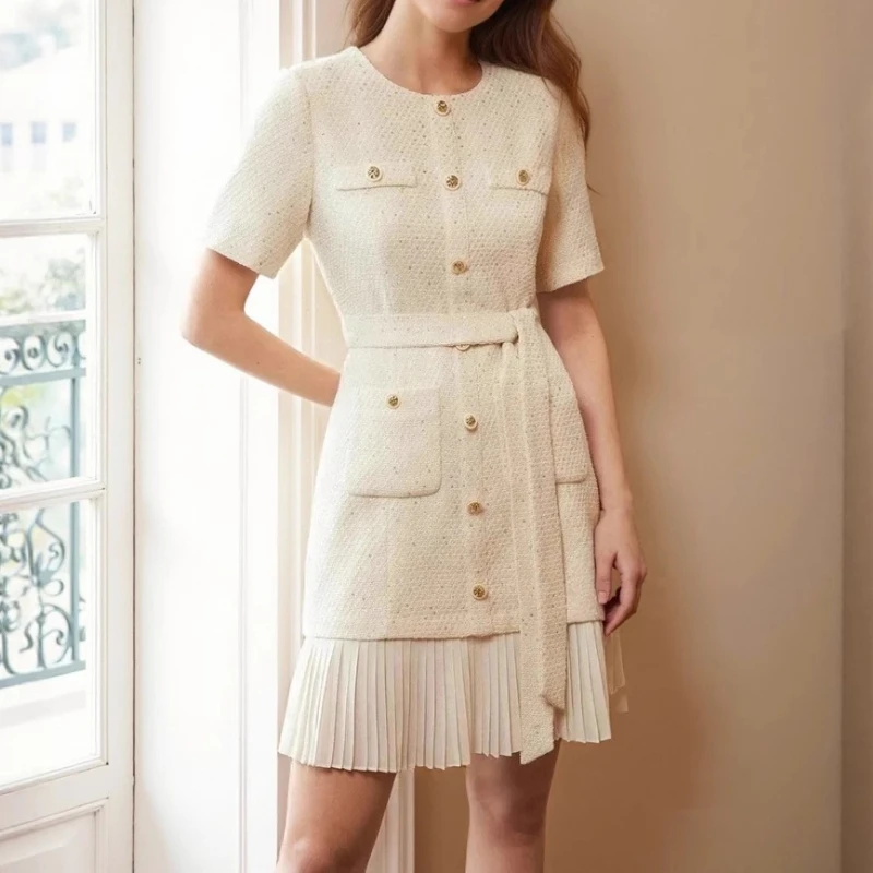Pleated Skirt European and American Apricot French Retro Round Neck Tweed Buttoned Waist Short-sleeved Pleated Dress
Pleated Skirt European and American Apricot French Retro Round Neck Tweed Buttoned Waist Short-sleeved Pleated Dress