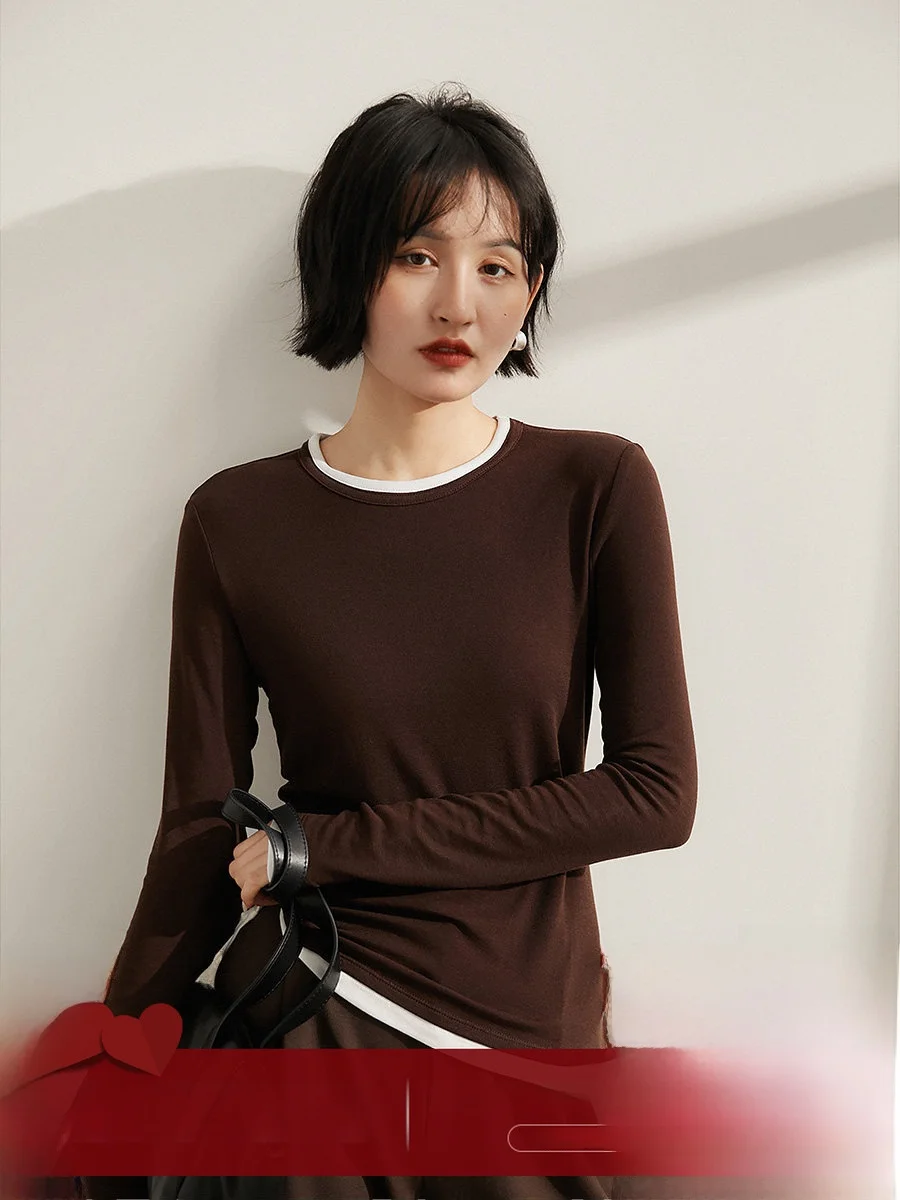 Мягкий шерстяной вязаный топ с эффектом двухслойности и свободным кроем, удобный для носки, весенний сезон, с длинными рукавами и круглым вырезом.
Мягкий шерстяной вязаный топ с эффектом двухслойности и свободным кроем, удобный для носки, весенний сезон, с длинными рукавами и круглым вырезом.