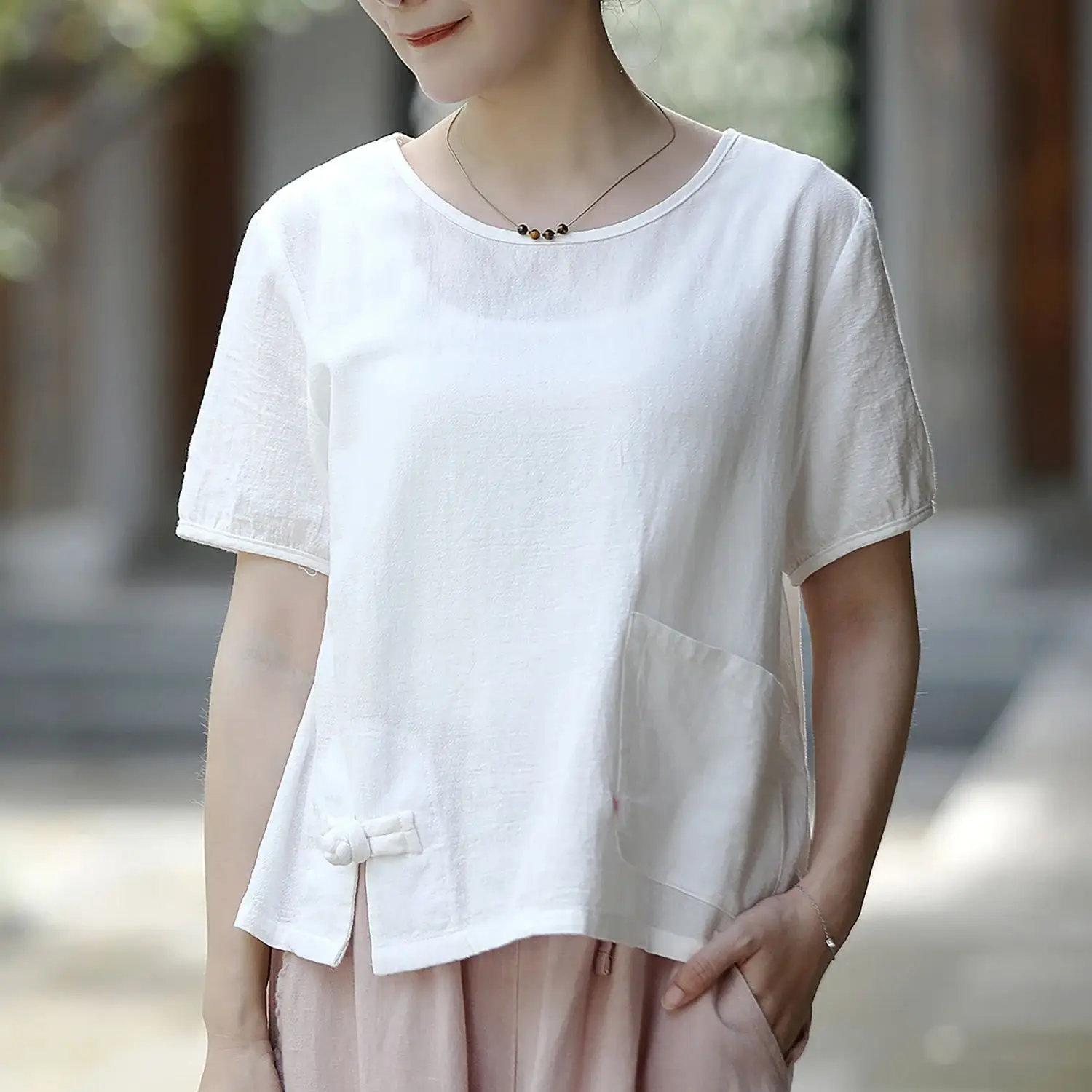 LZJN Women's Summer Retro Stand Collar Loose Cotton Linen Shirt with Large Pockets, Solid Short-Sleeved Pullover
LZJN Women's Summer Retro Stand Collar Loose Cotton Linen Shirt with Large Pockets, Solid Short-Sleeved Pullover