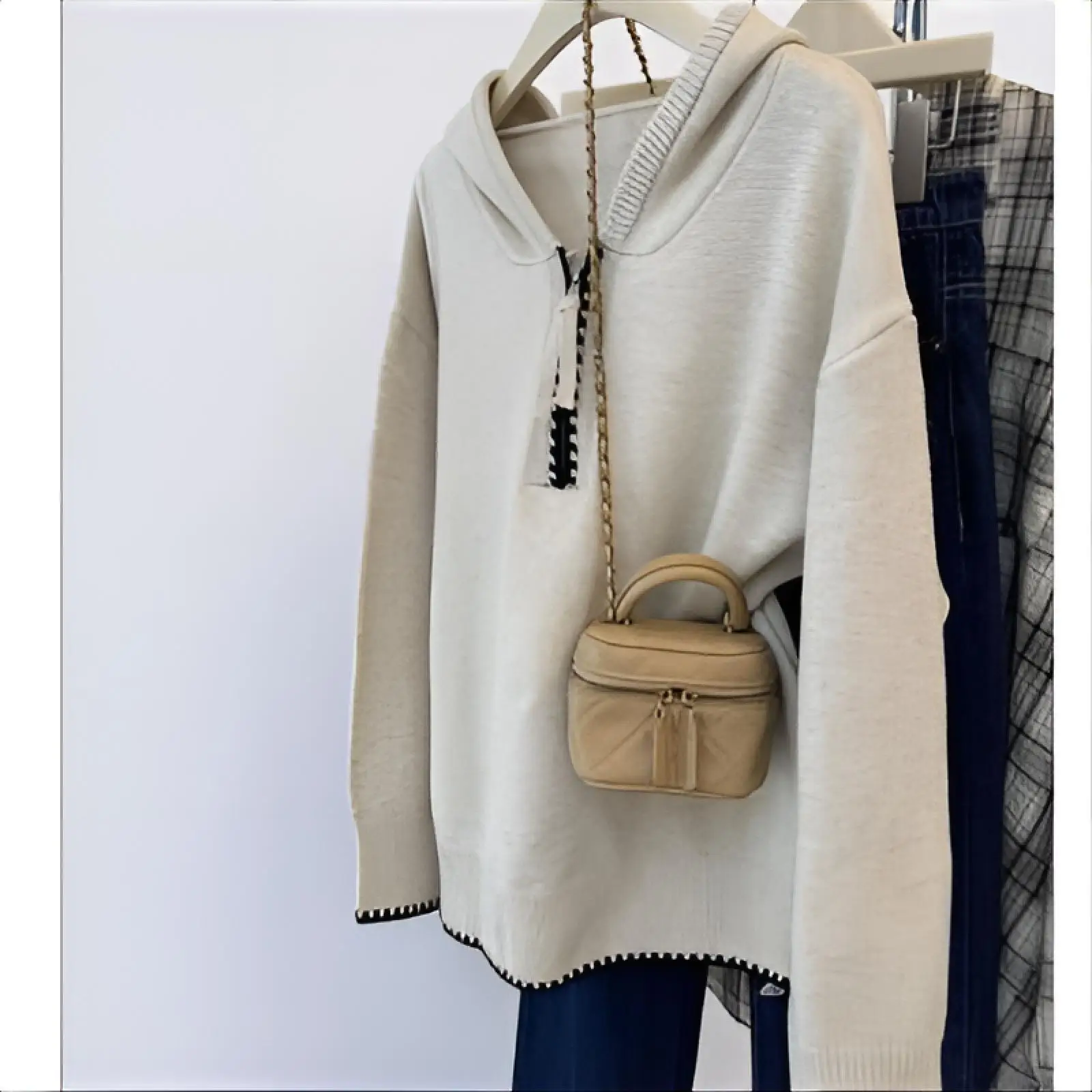 Женские длинные осенние повседневные толстовки на молнии в стиле гранж, альт-эмо, 2026, мрачные оверсайз топы, худи с готическим принтом, высокое качество
Женские длинные осенние повседневные толстовки на молнии в стиле гранж, альт-эмо, 2026, мрачные оверсайз топы, худи с готическим принтом, высокое качество