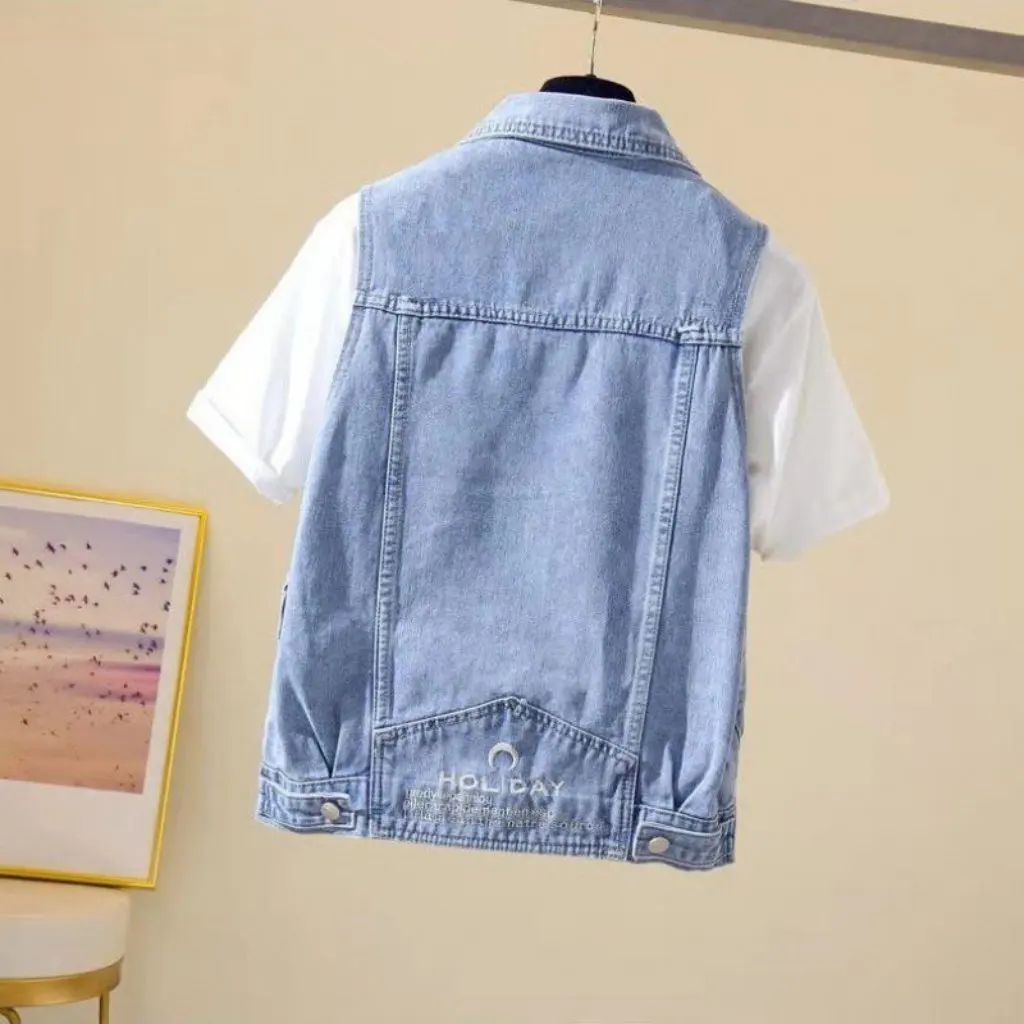 Women's Denim Vest Big Flap Pocket Short Korean Style Spring New Trendy Waistoutwear Jacket
Women's Denim Vest Big Flap Pocket Short Korean Style Spring New Trendy Waistoutwear Jacket