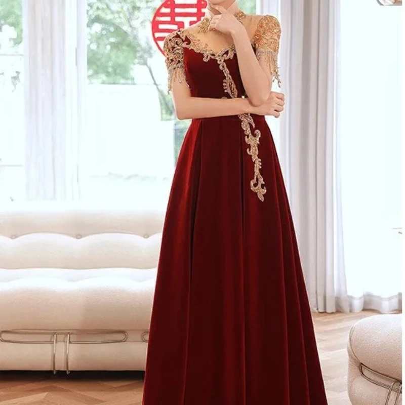 Бархатное свадебное платье невесты с воротником-стойкой, кружевное вечернее платье с кисточками, элегантное трапециевидное платье Vestidos De Festa Cheongsam
Бархатное свадебное платье невесты с воротником-стойкой, кружевное вечернее платье с кисточками, элегантное трапециевидное платье Vestidos De Festa Cheongsam