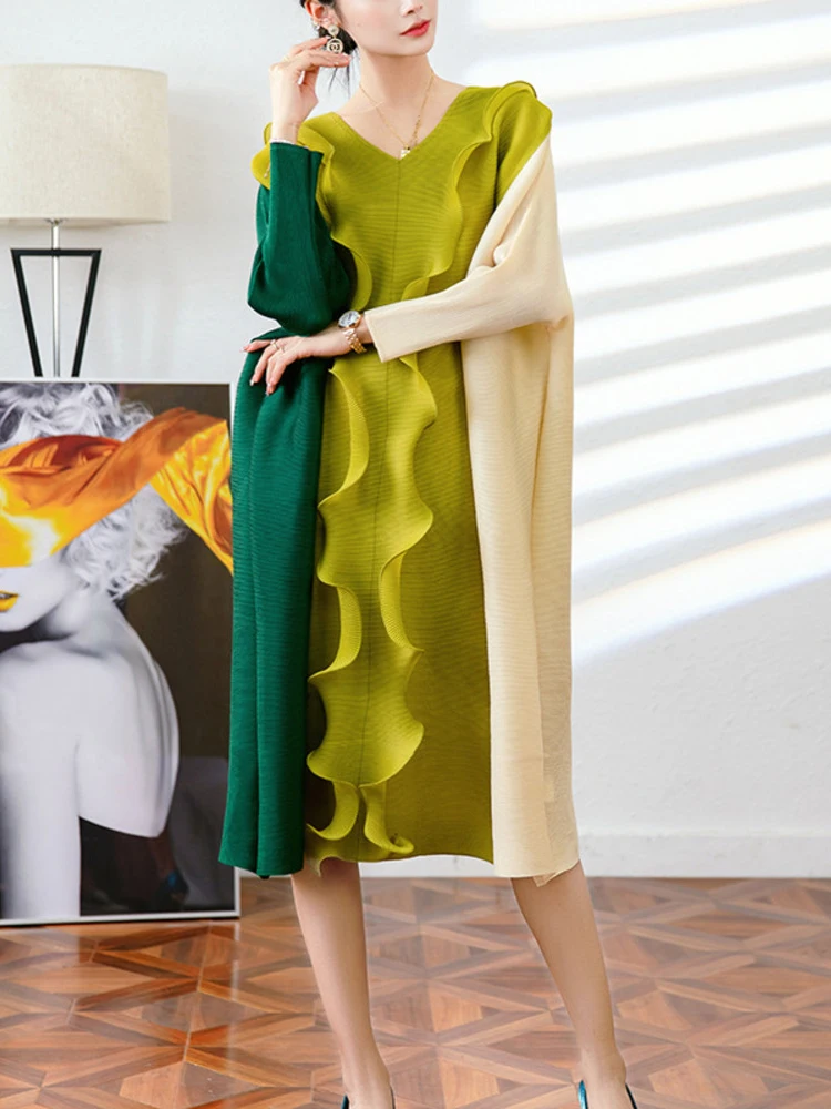 Pleated Ruffles Dresses Summer Women 2022 V Neck Long Sleeve Patchwork Contrasting Colors Temperament Loose Dress
Pleated Ruffles Dresses Summer Women 2022 V Neck Long Sleeve Patchwork Contrasting Colors Temperament Loose Dress