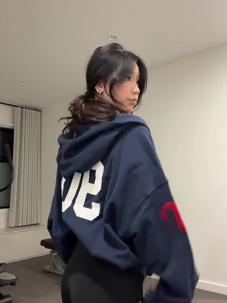 Ретро-кардиган с вышивкой в американском стиле, женская толстовка на молнии с капюшоном, весенне-осенняя свободная верхняя одежда для пар, с длинными рукавами
Ретро-кардиган с вышивкой в американском стиле, женская толстовка на молнии с капюшоном, весенне-осенняя свободная верхняя одежда для пар, с длинными рукавами