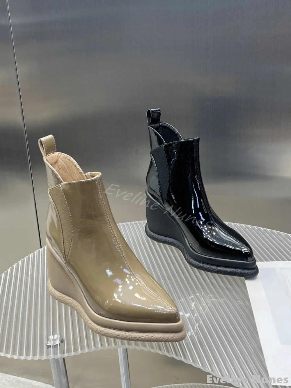 Fashion Height Increasing Wedges Ankle Boots Women Pointed Toe Platform Slip On Solid Leather Boots 2025 Simple Comfortable Boot
Fashion Height Increasing Wedges Ankle Boots Women Pointed Toe Platform Slip On Solid Leather Boots 2025 Simple Comfortable Boot